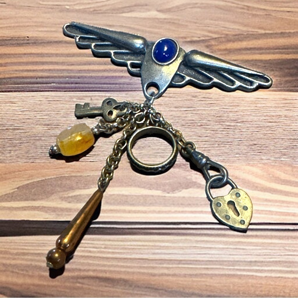 Vintage‎ pin